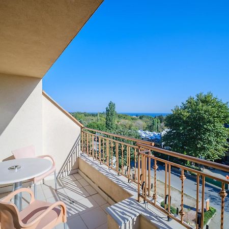 Family Hotel Classic Βάρνα Δωμάτιο φωτογραφία