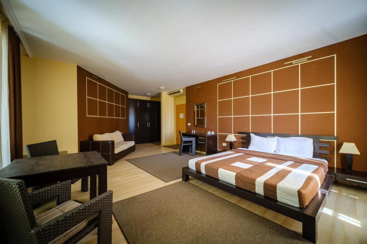 Family Hotel Classic Βάρνα Εξωτερικό φωτογραφία